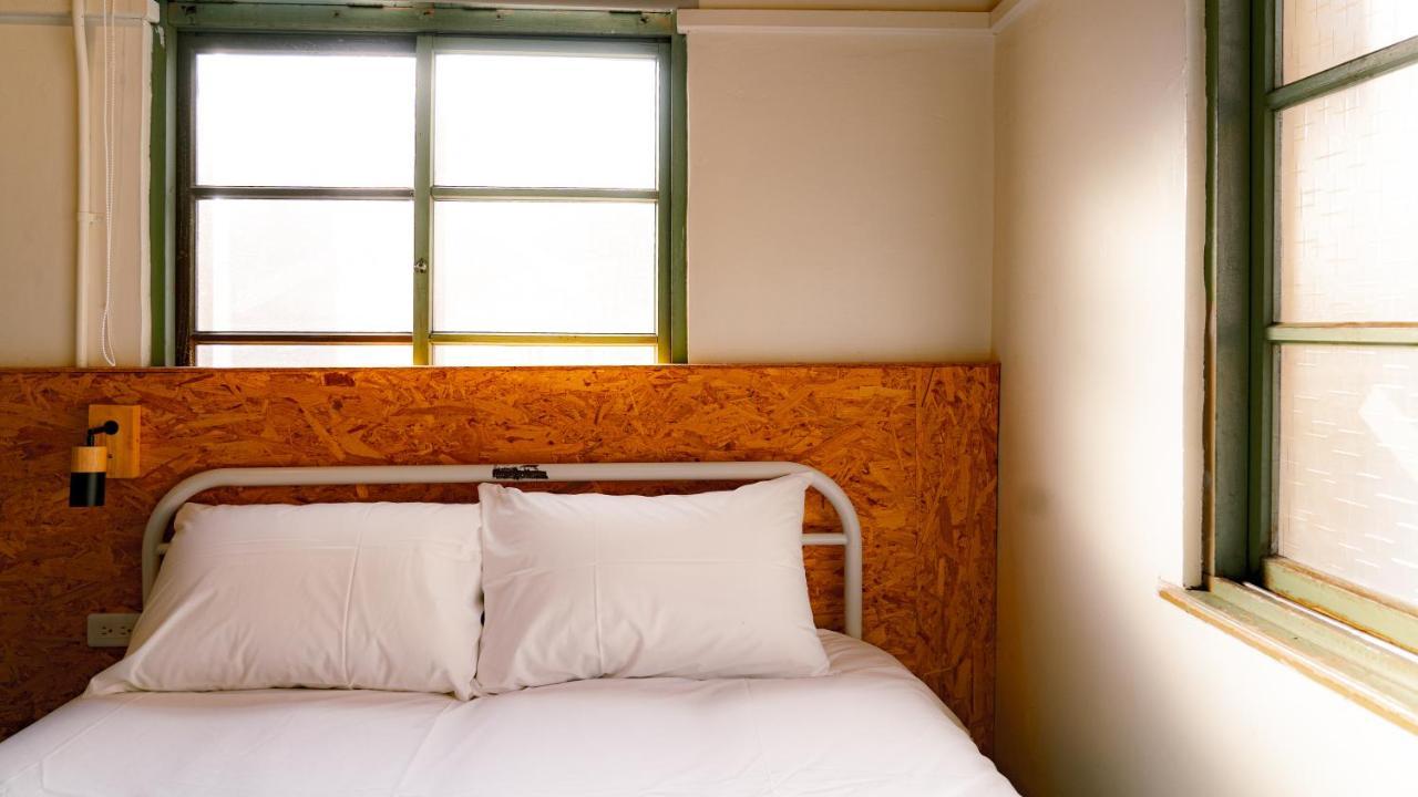 Dope Hostel Taichung Esterno foto
