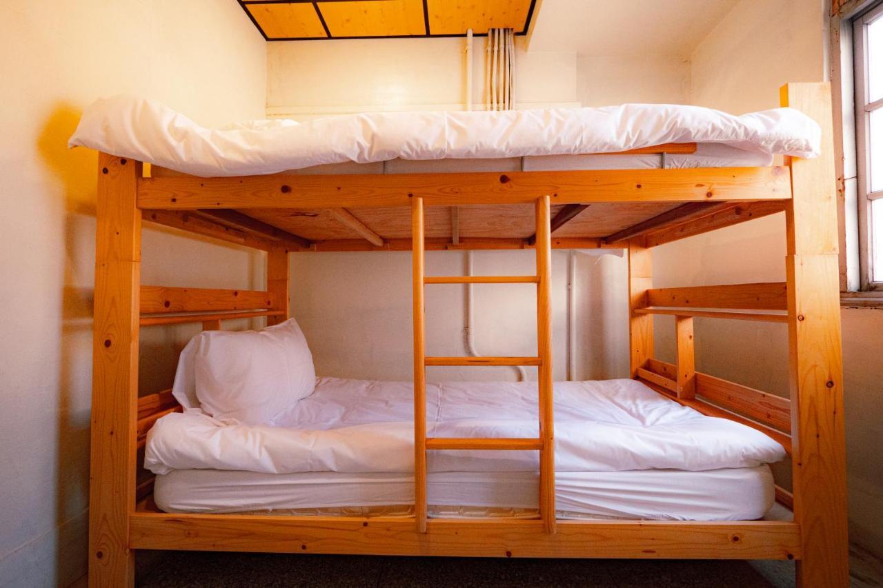 Dope Hostel Taichung Esterno foto
