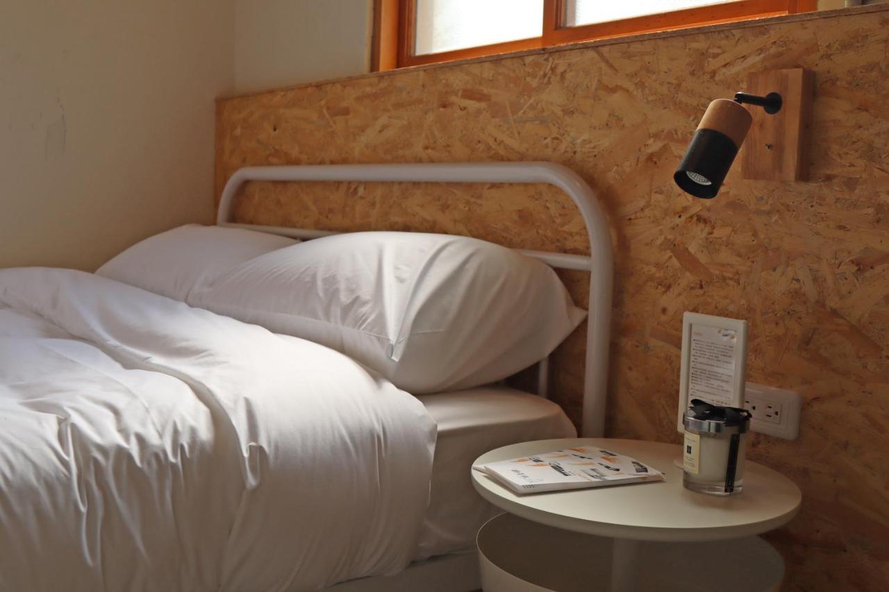 Dope Hostel Taichung Esterno foto